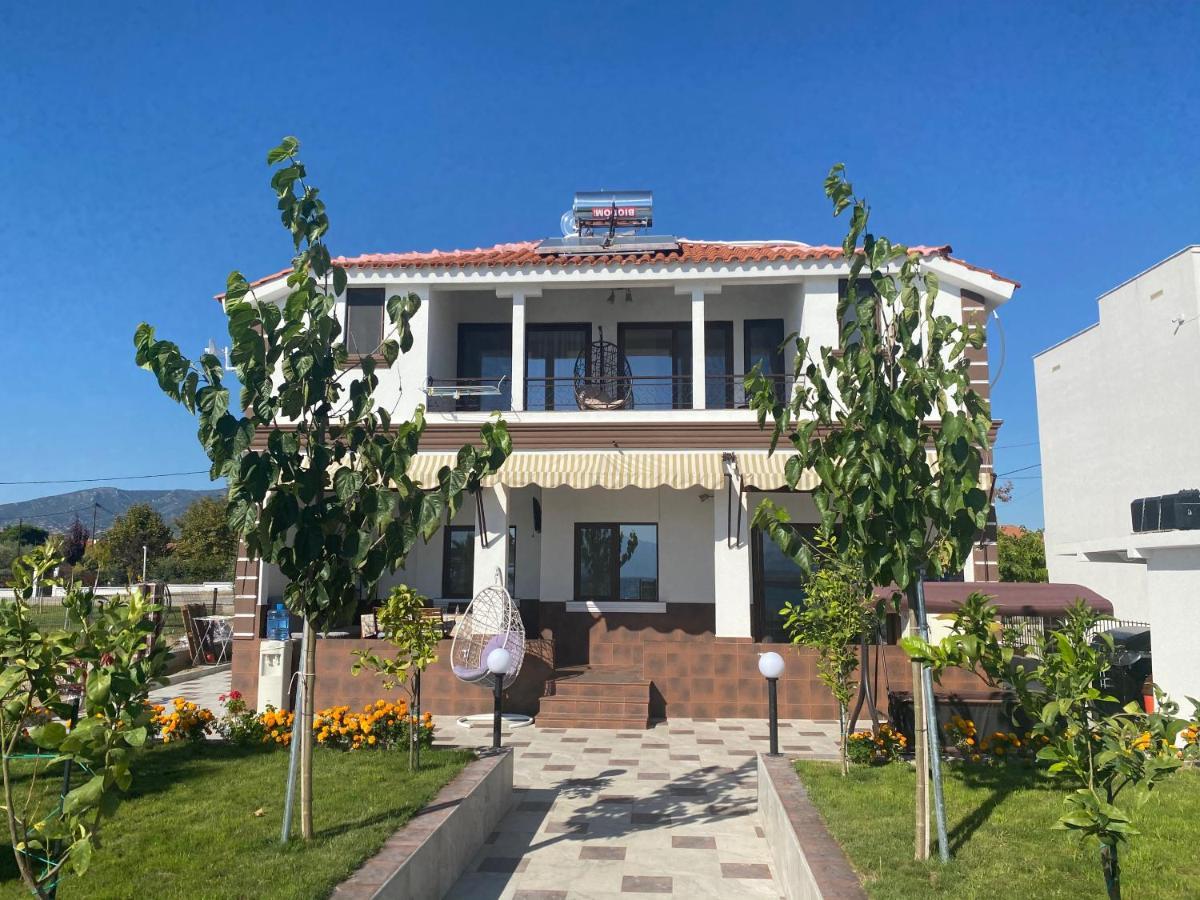 Guest House Costa 1 Karianí Exterior photo